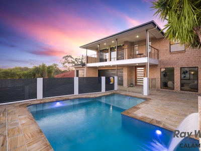 SENSATIONAL TWO-STOREY IN STRETTON COLLEGE CATCHMENT