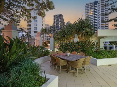 The 'Ultima' Beach House in Boutique Beachside Building