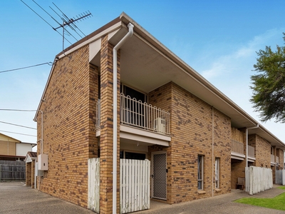 THIS TWO-STOREY TOWNHOUSE MAKES A RIPPER RENTAL!