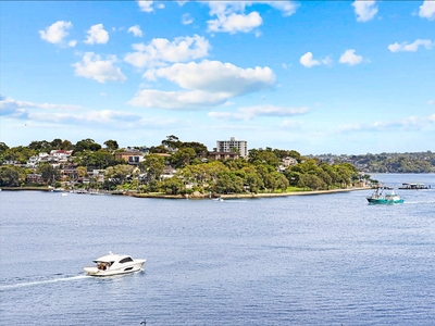 Unrivalled Waterfront Living: World-Class Property with Panoramic Waterviews in Iconic Barangaroo