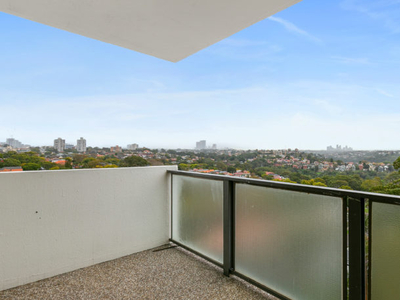 Airy Two Bedroom in Cremorne
