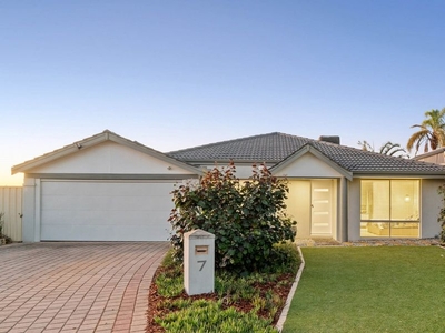 7 Fawley Retreat, Mindarie WA 6030 - House For Lease