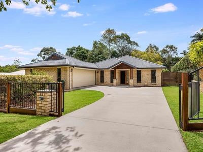 Stunning Family Home in Old Orchard Estate, Palmwoods
