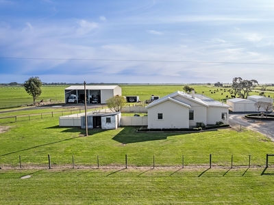 Spacious and beautifully updated rural lifestyle property in German Creek