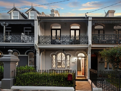 Victorian Elegance and Modern Potential: A Grand 3 Bedroom Residence with room to Expand