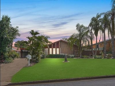 3 Hendry Court, Everton Hills QLD 4053 - House For Lease