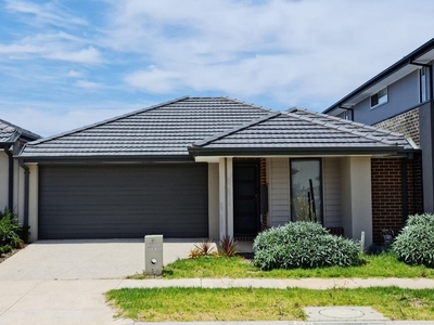 61 Abbotswick Circuit, Williams Landing VIC 3027 - House For Lease