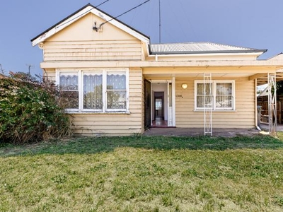 3 Bedroom Detached House Ballarat Central VIC For Sale At