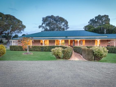 3 Bedroom Detached House Ross Creek VIC For Sale At