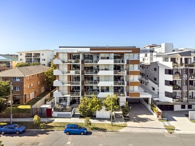 Large Apartment Minutes to Shops and Kedron Brook Bikeway