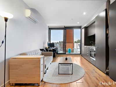 Stylish Studio Apartment in South Yarra: A Great Investment Opportunity with 7% Rental Yield!