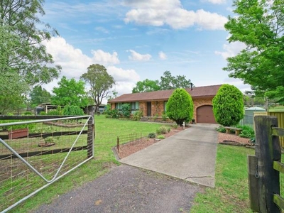 3 bedroom, Thirlmere New South Wales