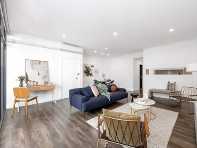 City Oasis: Renovated Apartment In Theatre District