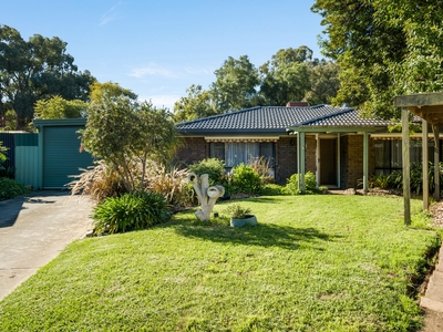 A Classic Family Treasure - Over 1000sqm of Timeless Charm in Parafield Gardens
