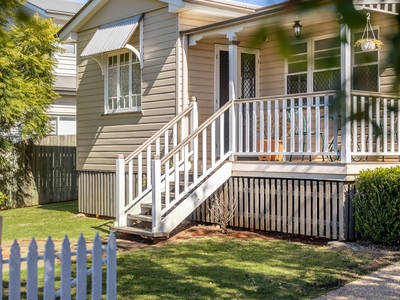 CHARMING 3 BEDROOM CHARACTER HOME IN NEWTOWN