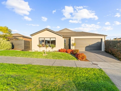 16 Lawn Avenue traralgon VIC 3844