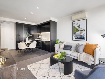 Resort style living, in the heart of Melbourne