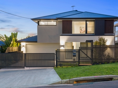 Breathtaking Views and Luxury Living in Wavell Heights
