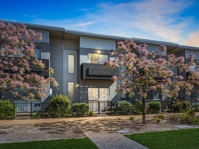 Torrens Titled Townhouse! Investors & First Home Buyers Delight!