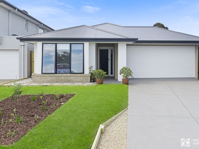 25 Contata Grove junction village VIC 3977