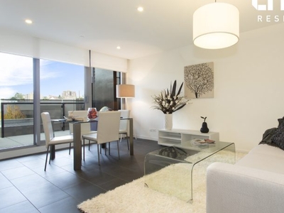 Expansive Views in the Heart of South Yarra