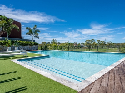 Luxury Living in Central Robina - Move-In Ready Townhouse!