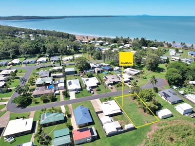 800SQM BLOCK WITH TOWNWATER, MOMENTS TO THE BEACH!