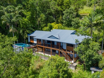 Whitsunday Acreage With Stunning Rural & Ocean Views