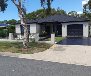 4 bedroom, Slade Point QLD 4740