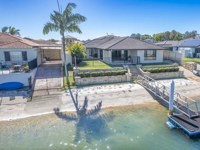 YAMBA’S BEST VALUE WATERFRONT HOME