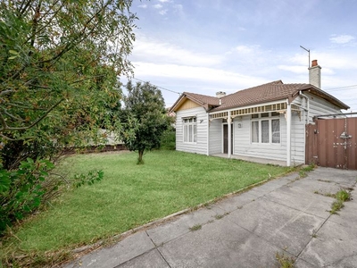 10 Edith Street, Preston, VIC 3072