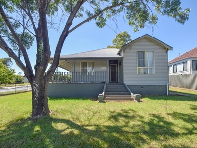 2 Main Street, Young, NSW 2594