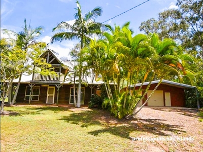 22-24 Gilcrest Road, Russell Island, QLD 4184