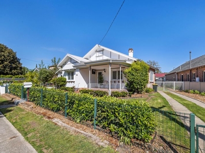 252 Cowper Street, Goulburn, NSW 2580