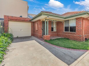 5/90 Hare Street, Echuca VIC 3564 - Unit For Sale