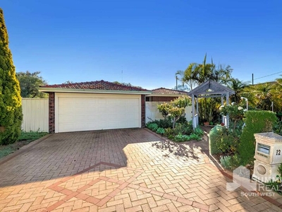 12 Dunbarton Way, Withers, WA 6230