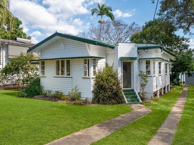 84 Stagpole Street, West End, QLD 4810