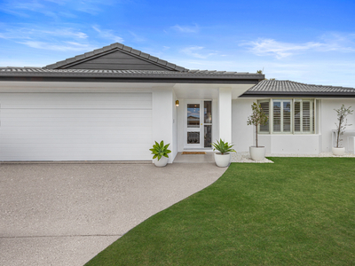 73 Honeyeater Drive