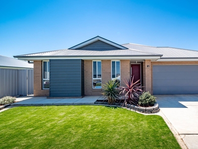 81 Jumbuck Drive GOBBAGOMBALIN, NSW 2650