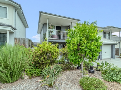 Quality Townhouse - Links on Banksia