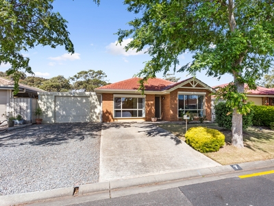 The perfect starter, downsizer or investment in a lovely seaside suburb