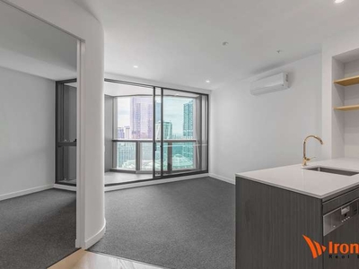LUXURY HIGH RISE AURORA APARTMENTS!!
DIRECT CONNECTION TO MELBOURNE CENTRAL & TRAIN STATION!!