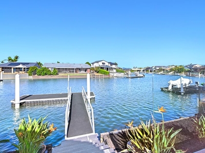 14 Pebble Beach Drive, Runaway Bay, QLD 4216