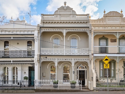 Myra 1885, a renovated Hotham Hill classic with City Views