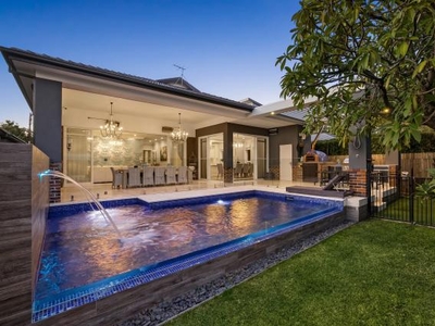5 bedroom, Willoughby NSW 2068
