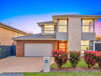 Exquisite 7-Bedroom Family Retreat in Prime North Kellyville
