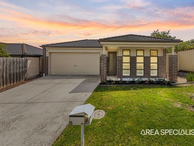 15 Alapont Close, Pakenham, VIC 3810