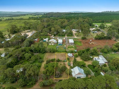 Country Township Living - Brilliant 1326m2 Block - Excellent Value