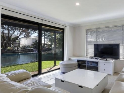 4 Bedroom Detached House Broadbeach Waters QLD For Sale At