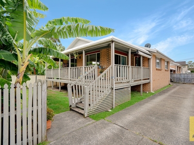 Brick 3 Bedroom Home - Perfectly Positioned In Sought After Empire Bay